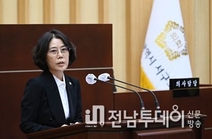 광주 서구의회 윤정민 의원이 제315회 임시회 중 제3차 본회의에서 발언하고 있다.
