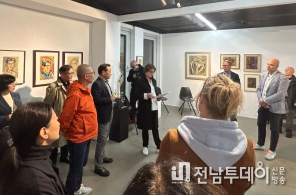 양수아 화백 독일 초대전 성황리에 막 내려
