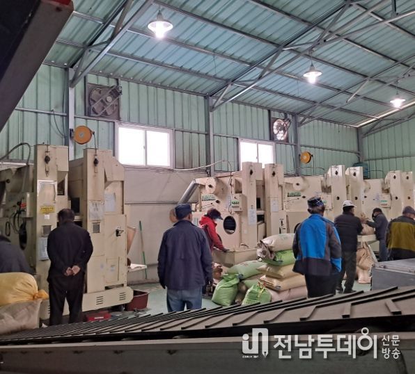 구례군, 콩 선별장 무상 운영