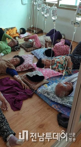 여수시 화정면은 지난 6일 여수섬복지포럼 및 여수제일병원등과 합동으로 섬지역 주민을 대상으로 의료봉사 활동을 펼쳤다.