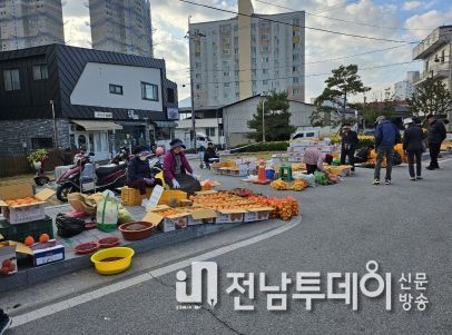구례 5일시장 '구례 감'특별 직거래 장터 성료
