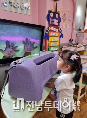 여수시 어린이급식관리지원센터에서는 오는 30일까지 센터 회원기관을 대상으로 손 씻기 관련 위생교구를 대여해주는 사업을 진행한다.