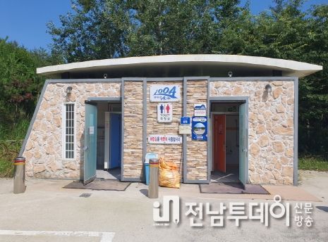 공중화장실 전경 사진 (압해읍)