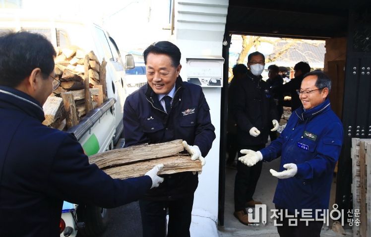 곡성군, 숲 가꾸기 부산물을 활용한 ‘사랑의 땔감’ 나눔 실천