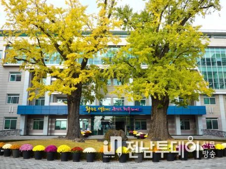 화순군 농업인은 농작물 재해보험에 가입하세요.