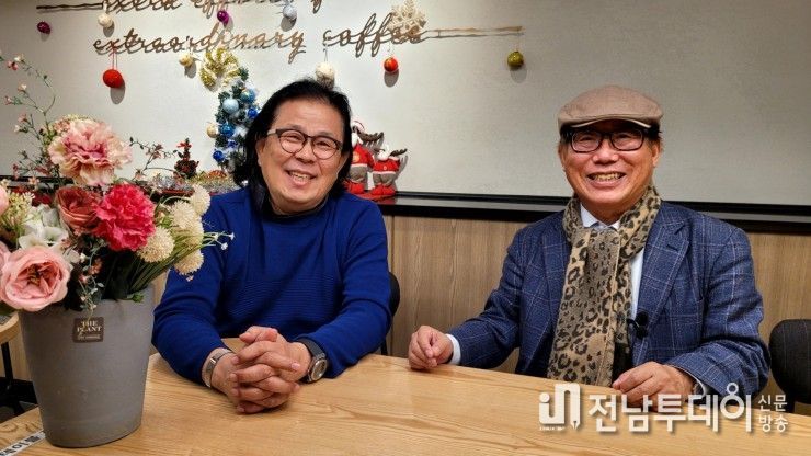 (좌) 오창호(성악가) (우) 탁계석( 예술비평가회장)
