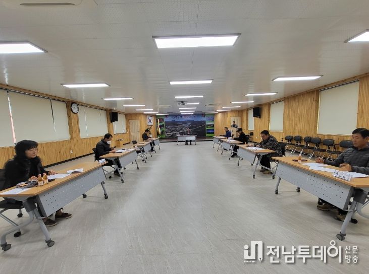 영암군 금정면, '2024 농기계 보조사업 심의회' 열어…봄 농번기 때 농기계 쓰도록