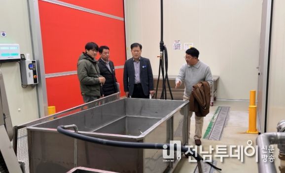 김정섭 영광부군수, 수산물 가공·유통업체 찾아 관계자 격려