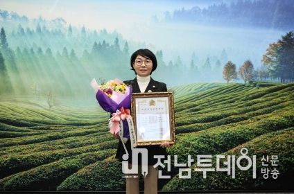 보성군의회 문점숙 행정자치위원장 , ‘2023 대한민국 공헌대상·지방자치 의정대상’수상