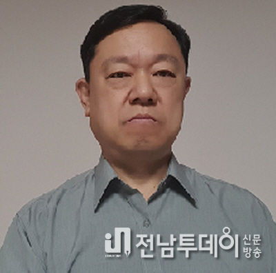 경찰청 본청 소속 반부패청렴시민청문관 이득형씨