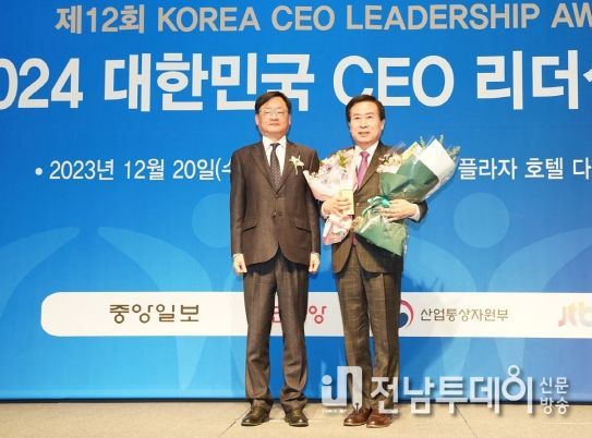 1. 왼쪽 - 정철근 중앙일보s 대표, 오른쪽 박홍률 목포시장
