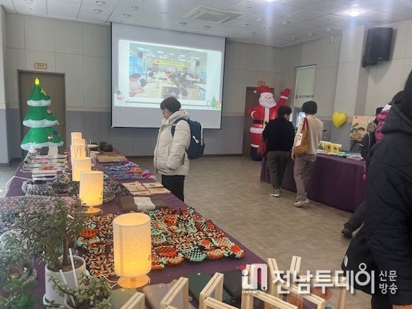영암군보건소, 마음건강교실 회원 작품전 열어