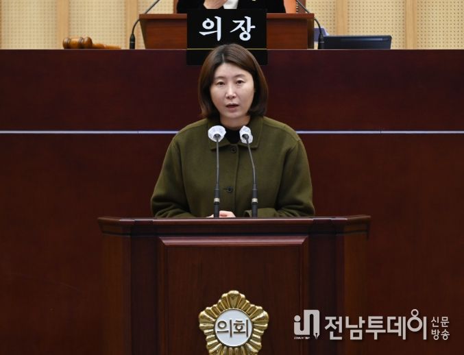 광주 서구의회 김형미 의원이 제317회 제2차 정례회 중 본회의에서 발언하고 있다. (사진 = 김형미 의원 제공)