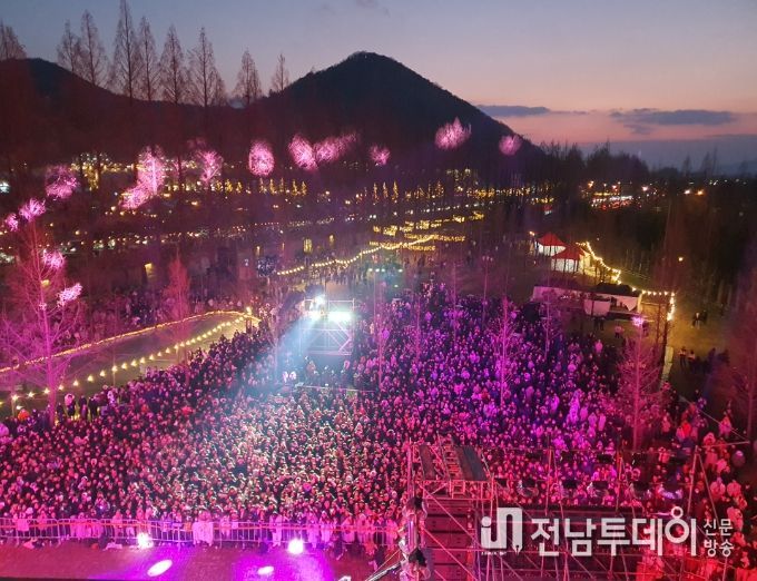 메타 뮤직페스티벌 인파