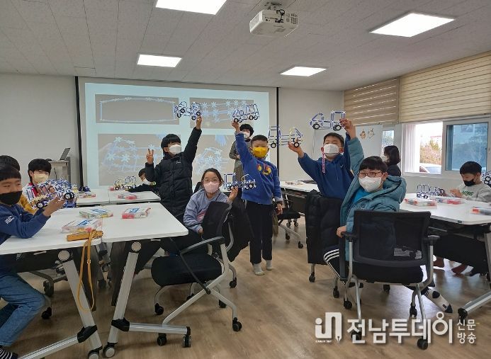지난해 ‘사고력 업! 논술 겨울방학 프로그램’에 참여한 1~3학년 초등학생