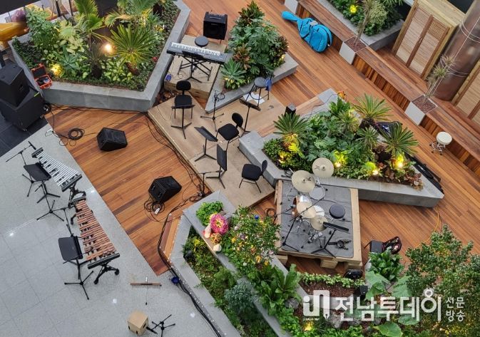 제주아트센터 정원숲