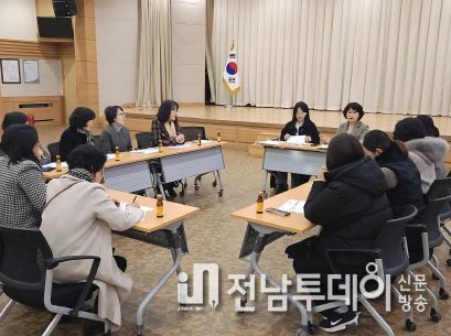 여수시가 2024년 물가모니터요원 10명을 위촉하고 본격적인 물가관리에 나섰다.