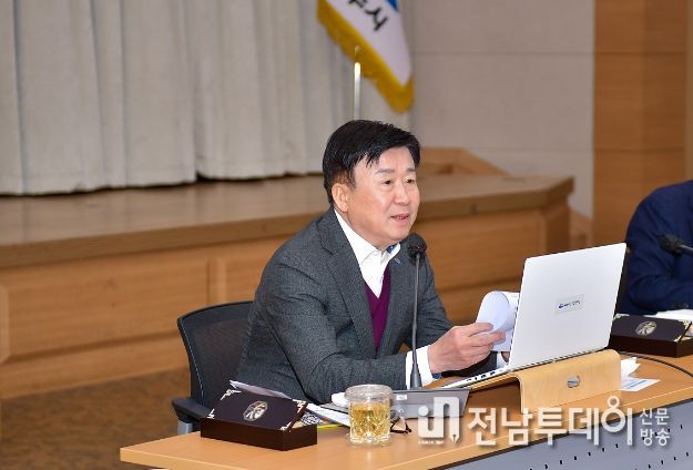 여수시가 설 명절 분야별 종합대책을 마련, 안전하고 따뜻한 설 명절을 위한 민생안전 확보에 나섰다.