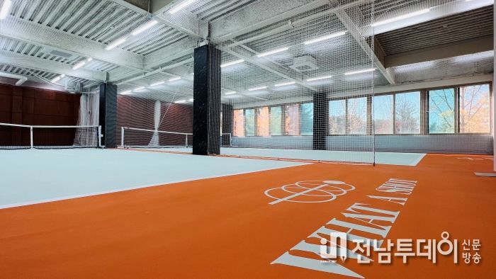 왓어샷테니스장