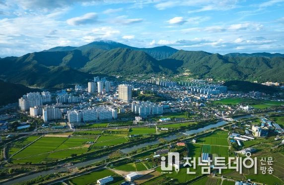 화순군 농업인은 농작물 재해보험에 가입하세요.