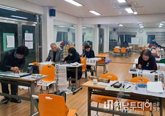 장성군 진원면 주민자치센터 한글서예반, 결실 ‘풍성하네’