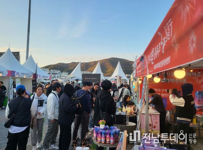 2023년 여수 섬섬와인 스피릿 페스타 전시부스 관람 모습