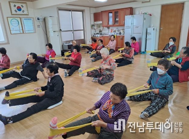 진도군, 어르신 건강증진 위한 ‘아리랑 체조교실’