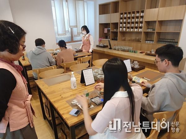 보성군, 한국차박물관 교육 체험 프로그램과 전시회 운영
