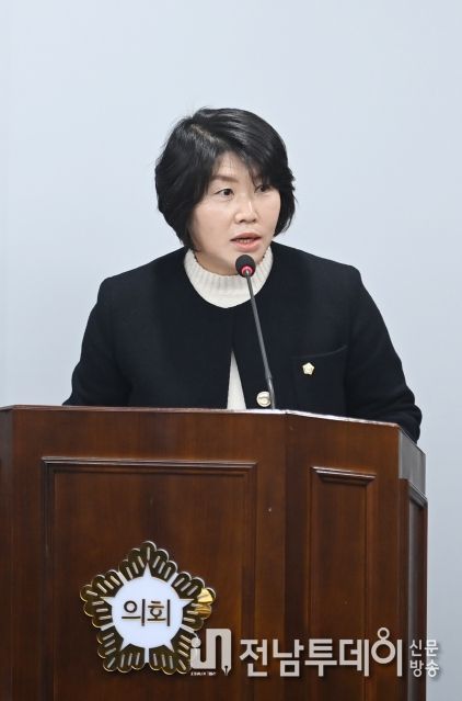 광주 서구의회 오미섭 의원이 제319회 임시회 중 상임위원회에서 발언하고 있다. (사진 = 오미섭 의원 제공)