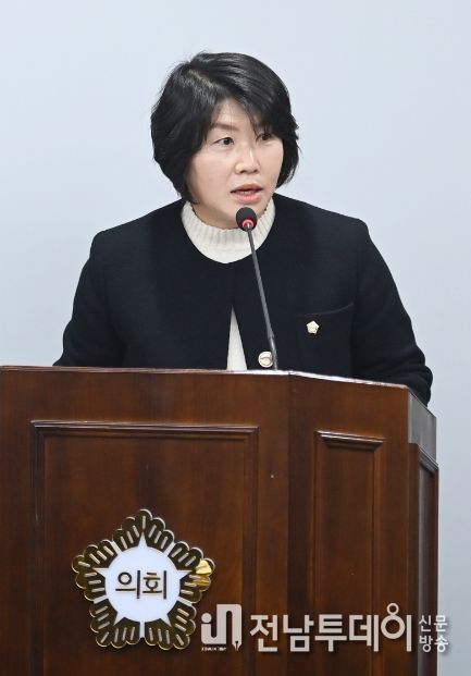 광주 서구의회 오미섭 의원이 제319회 임시회 중 상임위원회에서 발언하고 있다. (사진 = 오미섭 의원 제공)
