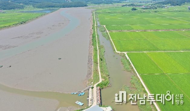 해창방조제