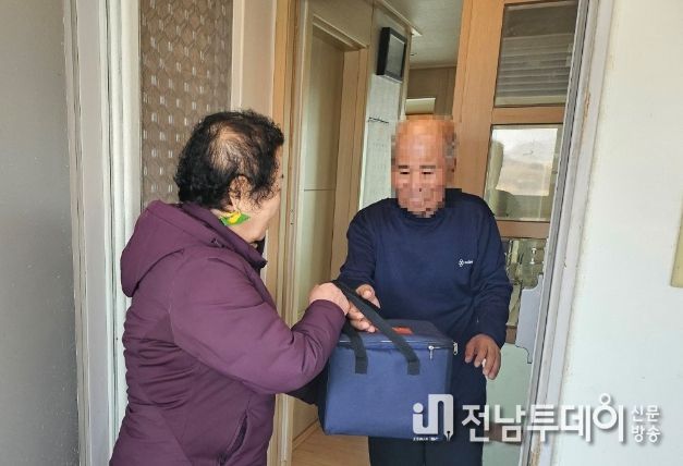 통합돌봄사업 어르신 맞춤형 영양도시락 제공