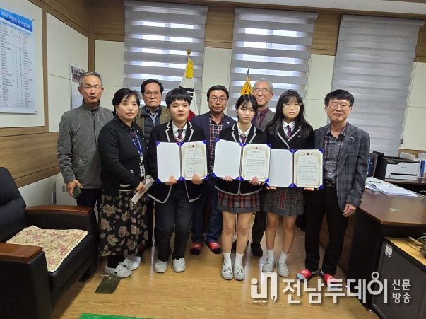 후원 기념사진