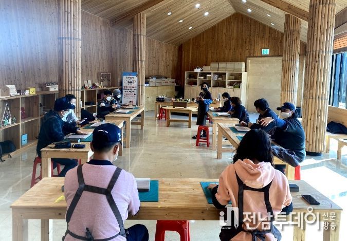 붉은오름 목재문화체험장