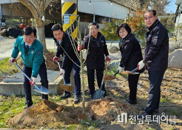 장흥군, ‘평화통일 기원 식목행사’ 개최
