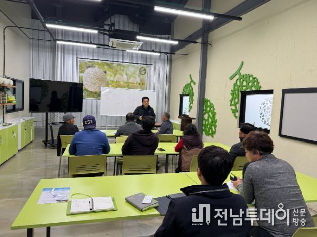곡성군, `금실`딸기 통한 해외 수출 시장 공략