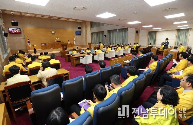 개회한 제318회 신안군의회 임시회