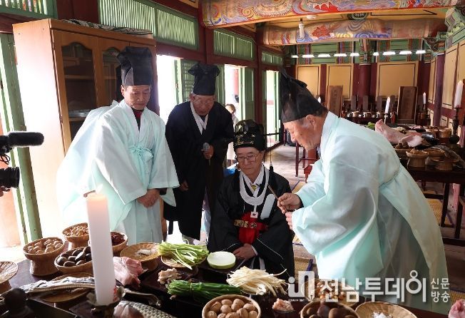 공기 2575년 지도향교 춘기 석전대제-초헌례