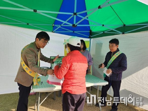 여수시는 지난 16일에는 웅천친수공원에서 결핵 예방 홍보을 펼치고 있다.