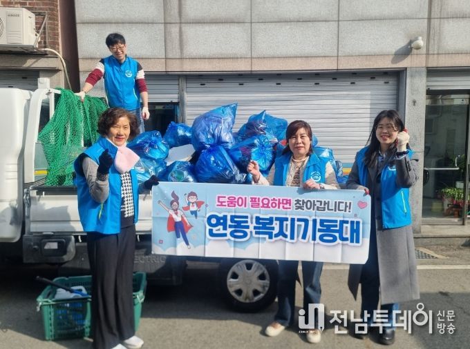 목포시 연동복지기동대, 독거어르신 집 대청소 실시