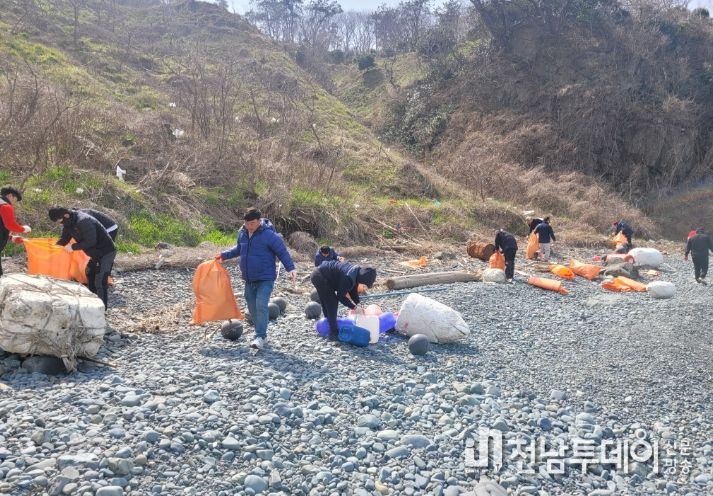 백수해안도로 해안가 정화활동 실시