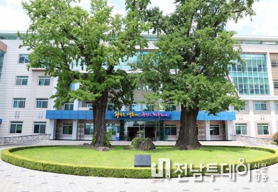 2023년 빈집 활용 사업으로 조성한 훈리 마을주차장