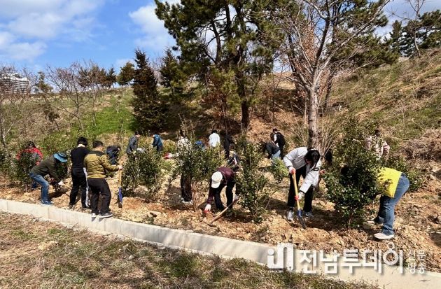 여수시 ‘제79회 식목일 나무심기 행사’ 열어