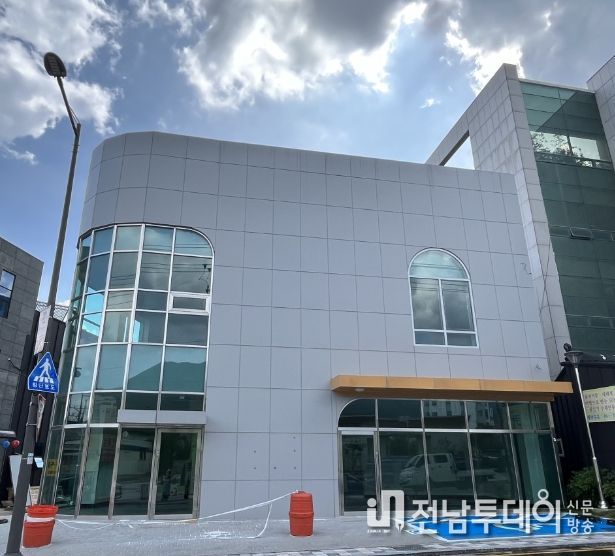 청춘신작로에 위치한 힐링푸드 판매점 외부 전경 사진