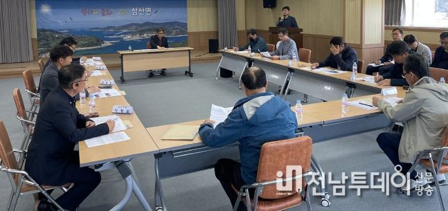 지난달 24일 삼산면에서 열린 ‘제7회 섬의 날’ 국가행사 유치 ‘찾아가는 간담회’ 모습