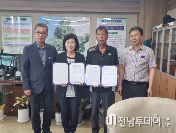 영광군,“주산지 일관기계화 지원사업”으로 장기임대 농업기계 전달