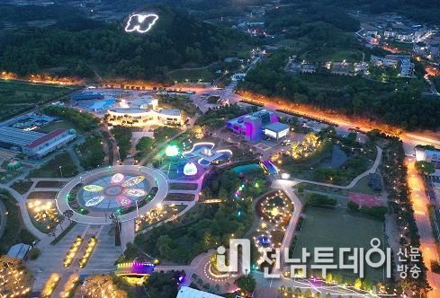 함평천지길 맨발路·엑스포 야간경관·자동차극장 풍성
