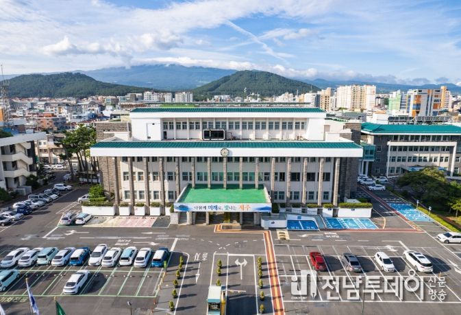 제주도, 소상공인 부담 덜고 민생경제 활력 속도낸다