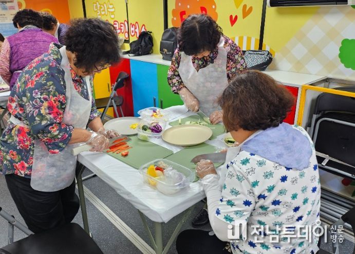 구석구석 달리는 건강쿠킹버스 식생활교육