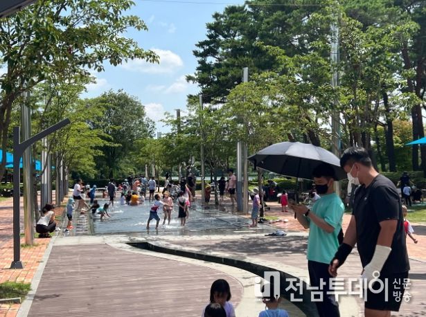 지난해 조례호수공원 바닥분수